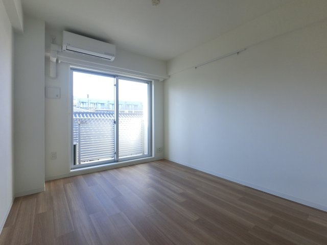 ドゥーエ浦安の居間・リビング