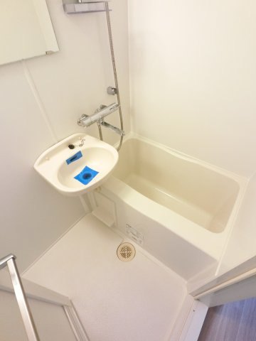 ドゥーエ浦安の浴室