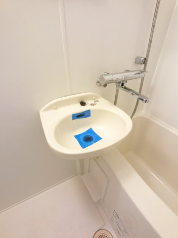 ドゥーエ浦安の浴室