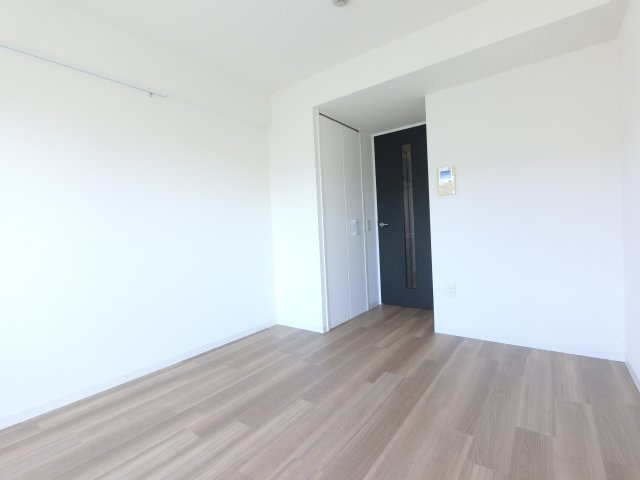 ドゥーエ浦安の洋室