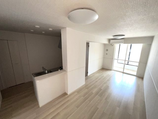 アイルーⅡの居間・リビング|リビングは13.3帖です☆