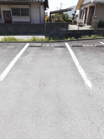 コーポラス長浜（Ａ）の駐車場