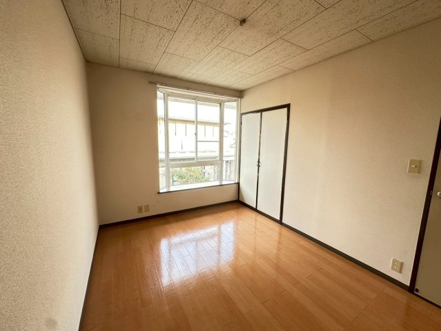 クレストFⅡの洋室