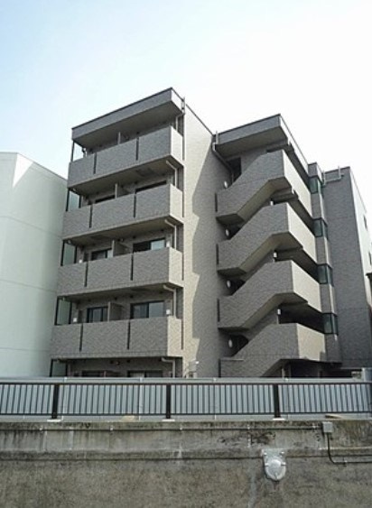 ルーブル中野弥生町弐番館の外観