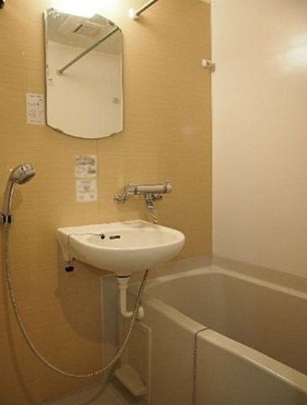 ルーブル中野弥生町弐番館の浴室