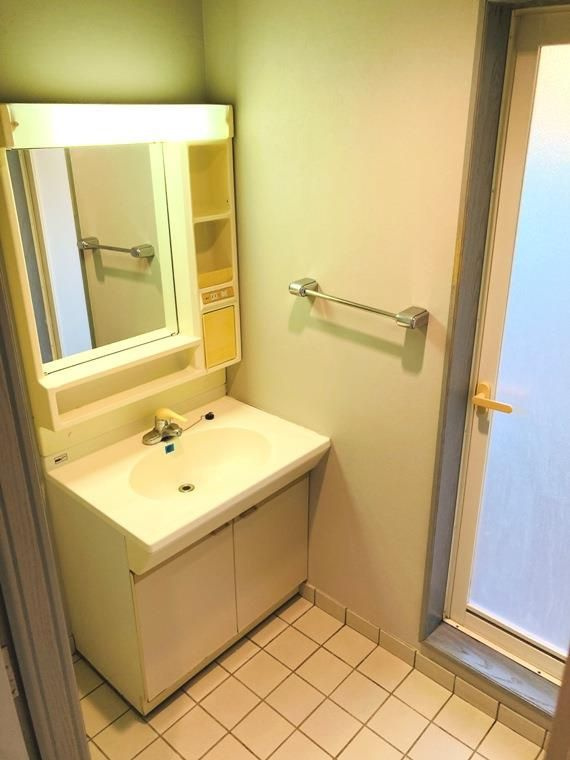 代沢戸建の洗面所