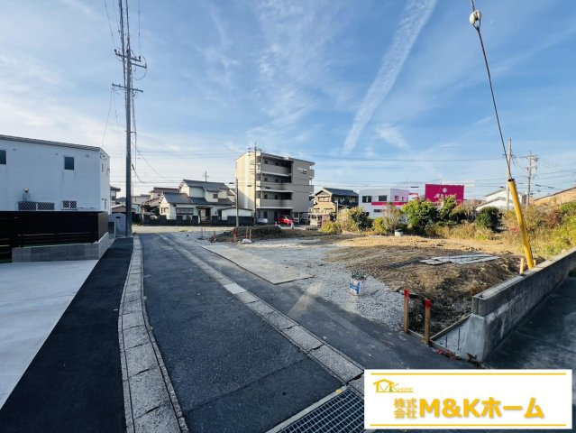 半田市亀崎高根町7丁目　全2棟　1号棟の前面道路含む現地写真|R7.12.10撮影　前道約3.1ｍ！