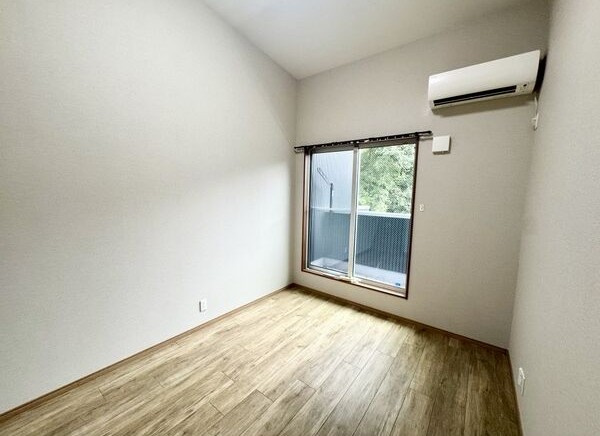 隠れ家（ＫＡＫＵＲＥＧＡ）の居間・リビング