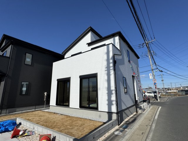 三郷市鷹野５丁目新築戸建【鷹野小学校：7分】の外観|2号棟外観・完成済み内覧可能です！