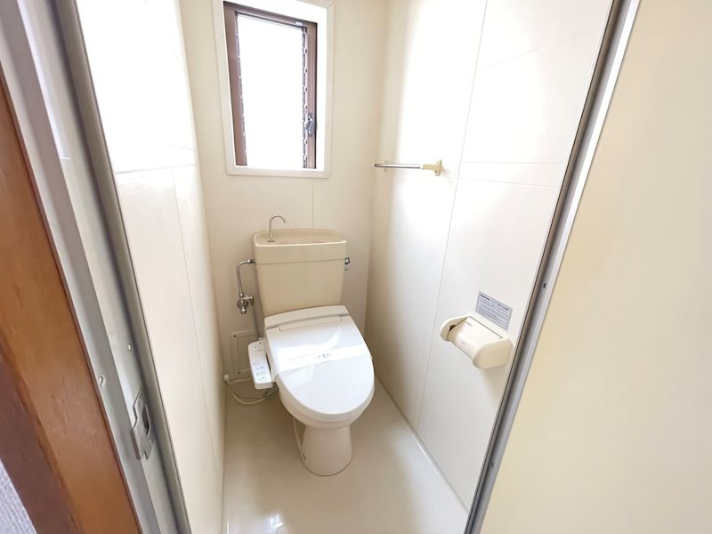 エクシード西院のトイレ|※同タイプ203号室の写真です★（実際のお部屋とは異なります）