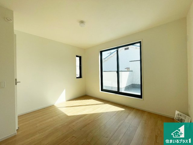 尼崎市水堂町　第1期　新築一戸建ての洋室|シンプルな洋室は、自分好みのインテリアが楽しめます♪ご家族とインテリアや家具を選びに行くのは新築購入時の醍醐味の一つです。ぜひお楽しみください♪