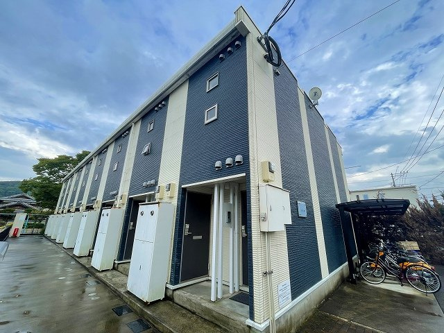 レオネクスト高縄の外観