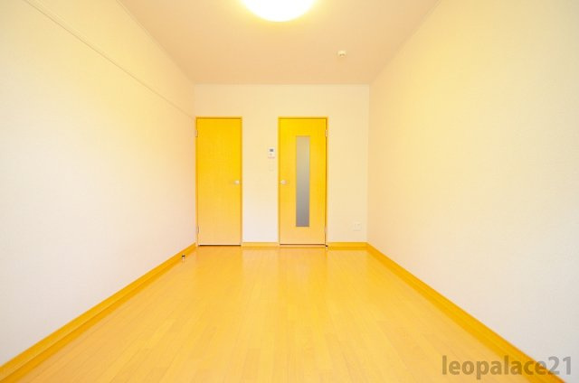 レオパレス華の居間・リビング|設備・使用は号室により異なる為、現況を優先致します。