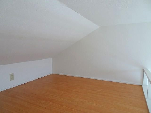 ローズアパート(Q-064)の洋室