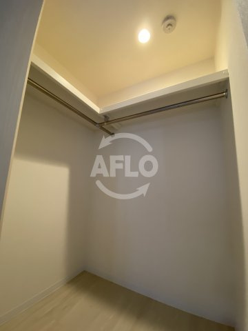 ルアナ北梅田の収納|ルアナ北梅田　ウォークインクローゼット