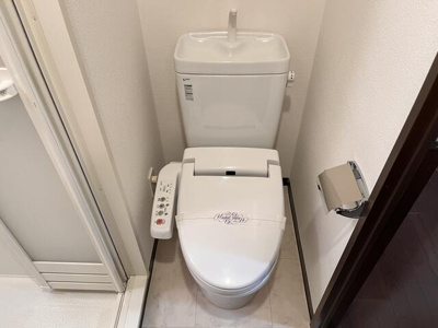 【トイレ】 | ＡＸＡＳ東京イーストレジデンス | 同物件他号室の写真 