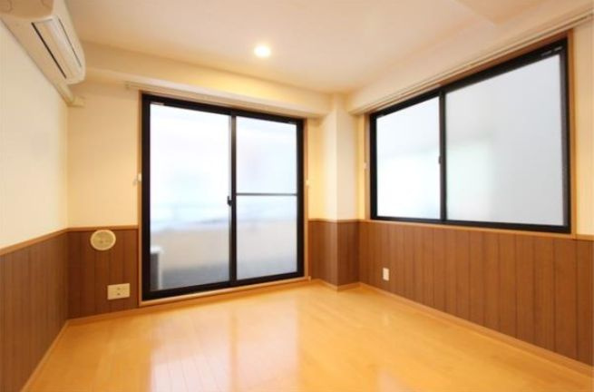 アーバンシャトー早稲田の居間・リビング|フローリングでお掃除ラクラク♪