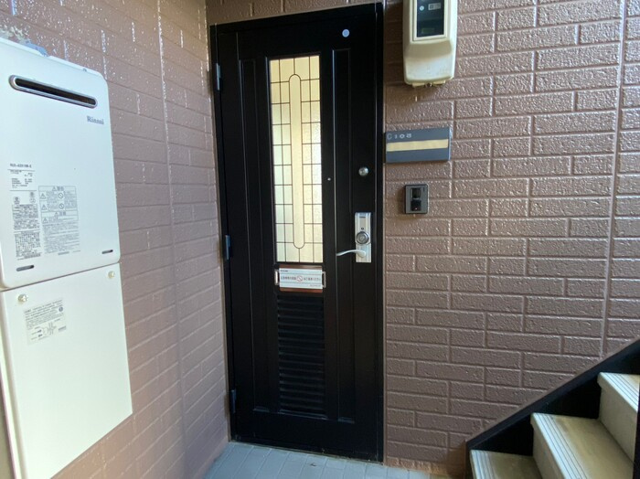 ロイヤルファミール　Cの玄関