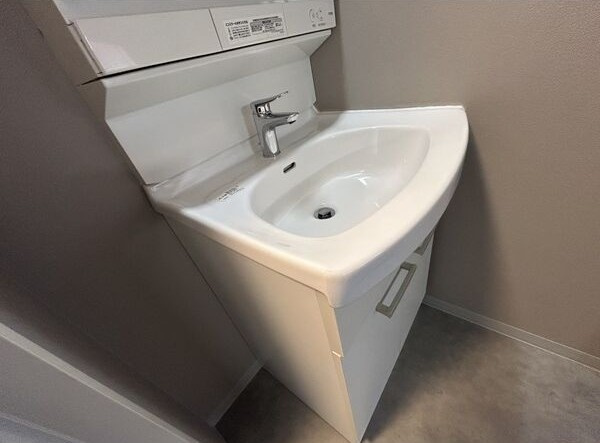 若鶴町戸建の洗面所