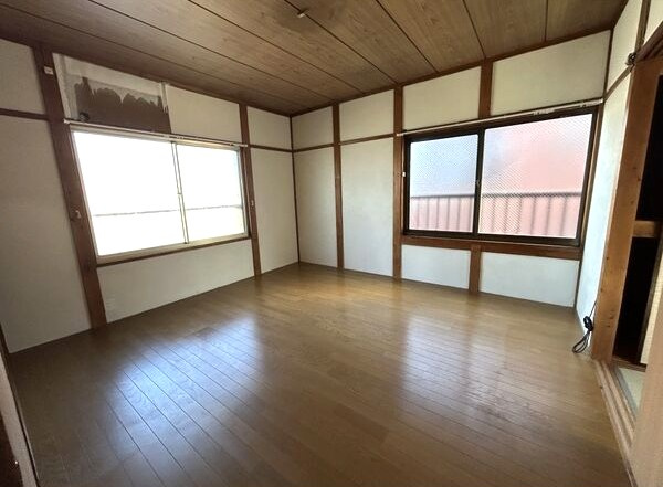 若鶴町戸建の寝室