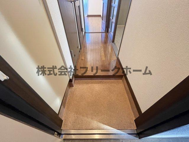 プレステージ三鷹の玄関