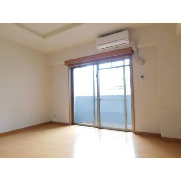 メゾン・ド・ヴィレ 須磨潮見坂の居間・リビング