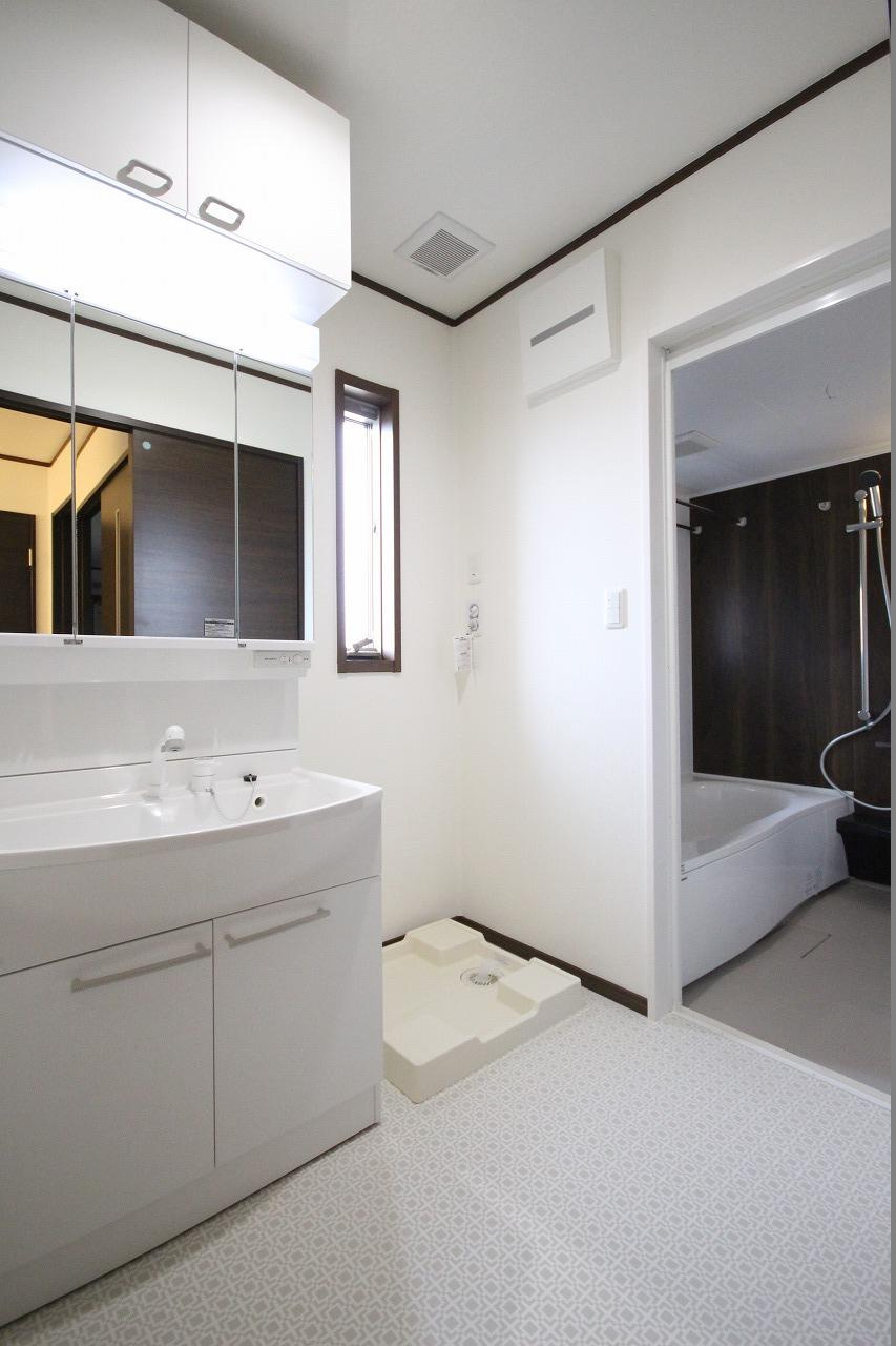エトワールの洗面所|※お部屋により仕様が異なる場合があります※