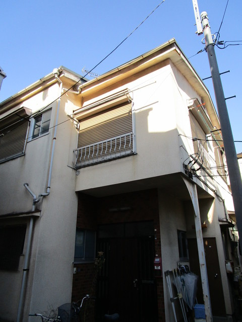 アパートメントAのエントランス