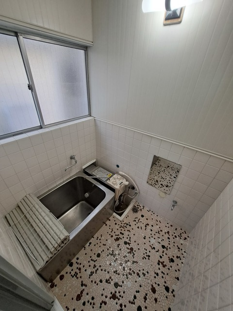 アパートメントAの浴室