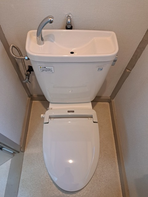 アパートメントAのトイレ