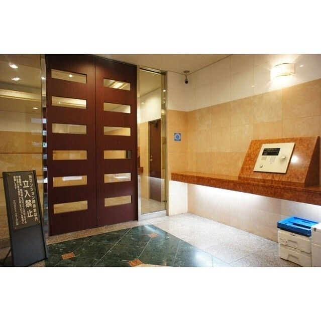 プロスペクト・グラーサ広尾のエントランス