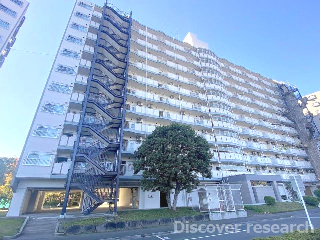 西武拝島ハイツ2号棟の外観