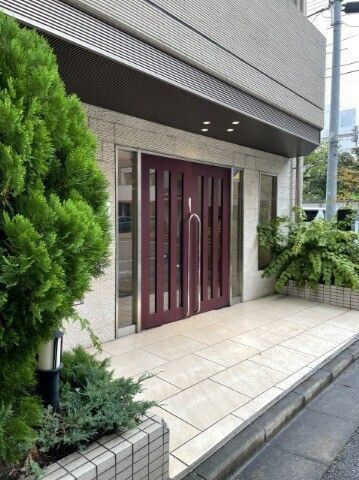 スカイコート両国弐番館のエントランス