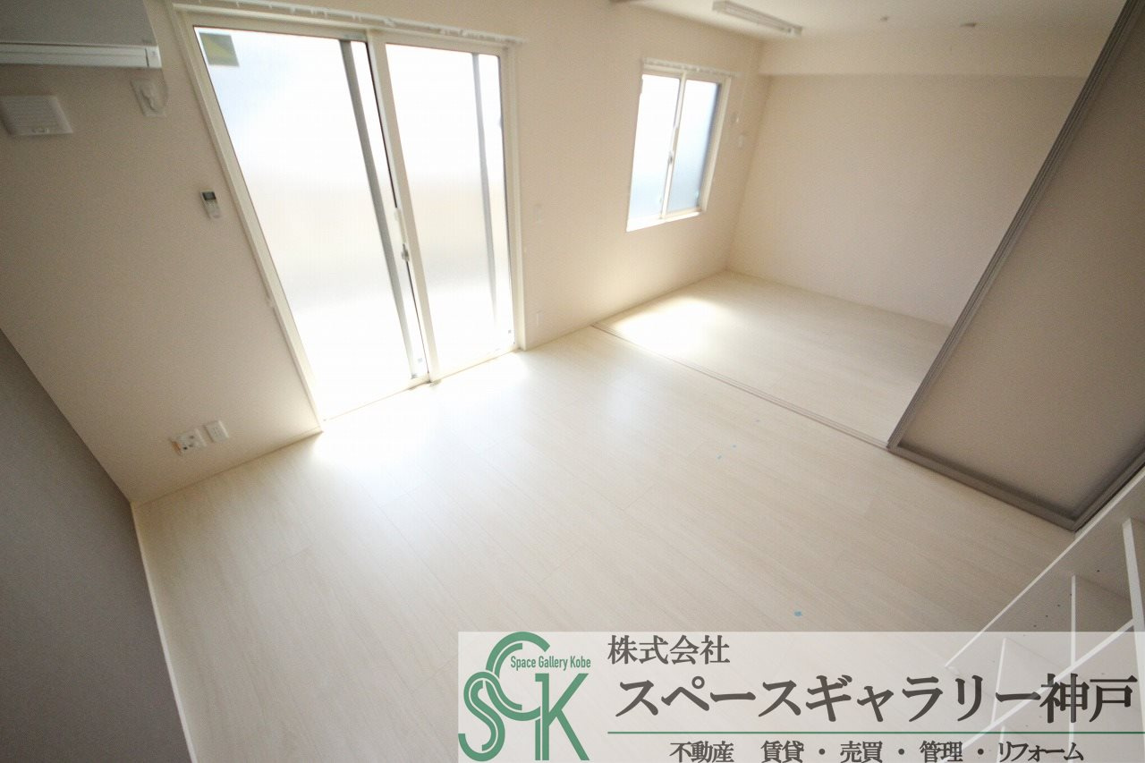 アンソレイエ　ファミーユ　B棟の居間・リビング|※同物件の別のお部屋の写真です※