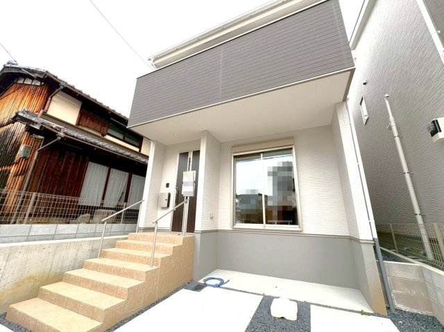 「石田」駅徒歩２０分◆収納充実＆家事動線良好な４ＬＤＫ◆完成済みで即入居OK◆伏見区日野西大道町２期