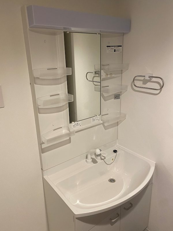 GENOVIA蕨の洗面所