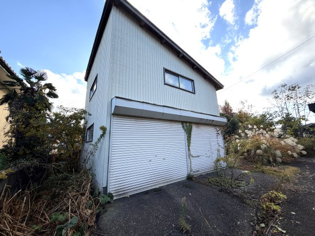 上越市寺町三丁目中古住宅のその他|車庫