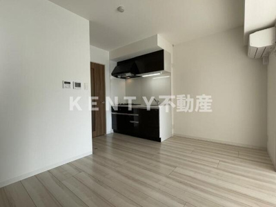 【居間・リビング】 | グーフォクォーレ | こちらのリビングで趣味の時間をお楽しみください