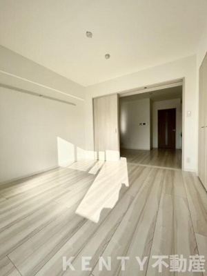 【居間・リビング】 | グーフォクォーレ | こちらのリビングで趣味の時間をお楽しみください