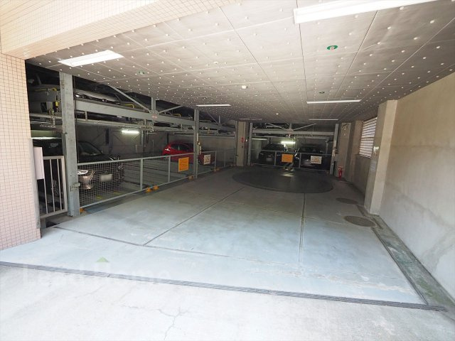 【駐車場】 | オーベル三軒茶屋ｄＲ | 月額：22000円～30000円※空き状況についてはお問い合わせください