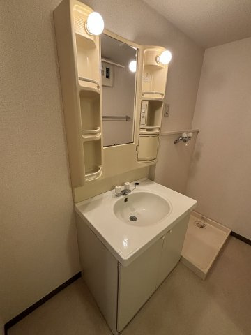 ル・プランシェの独立洗面台|参考写真