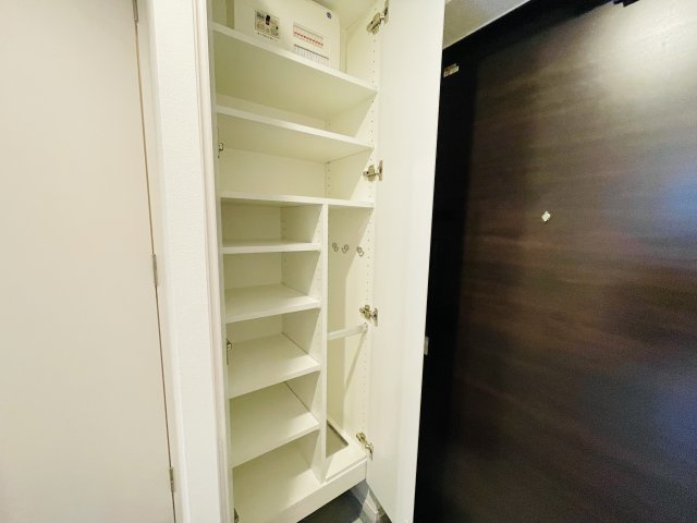 SYFORME OMIYAの収納|101号室（A´type）のお写真です（カラータイプが異なる場合がございます）