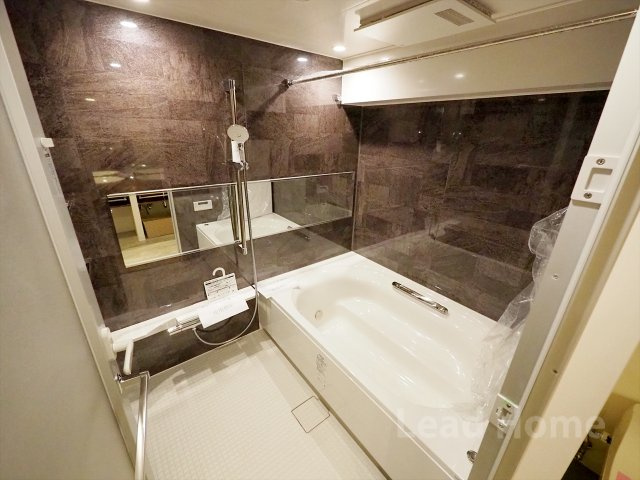 【浴室】 | コスモリヴェール世田谷弦巻Ⅱ | 1日の疲れを癒せるバスルームです（1620サイズ）。