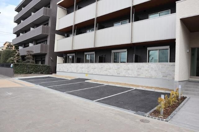 ラヴィベール妙典の駐車場