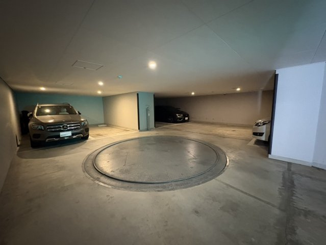 【駐車場】 | プレシス三軒茶屋