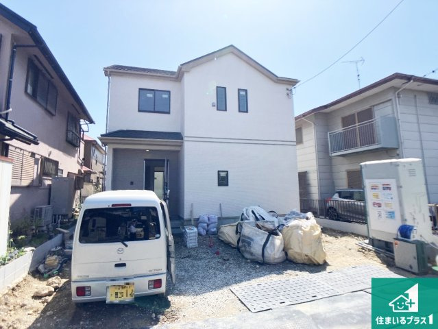 高砂市阿弥陀町魚橋　新築一戸建ての外観|周辺は落ち着いた街並みの住宅地！子育てがしやすい住環境です！まだ未完成ですが、現地でしかわからない事もございます。是非一度ご覧ください。