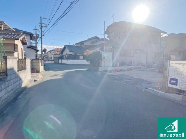 高砂市阿弥陀町魚橋　新築一戸建ての前面道路含む現地写真|周辺は落ち着いた街並みの住宅地！子育てがしやすい住環境です！まだ未完成ですが、現地でしかわからない事もございます。是非一度ご覧ください。