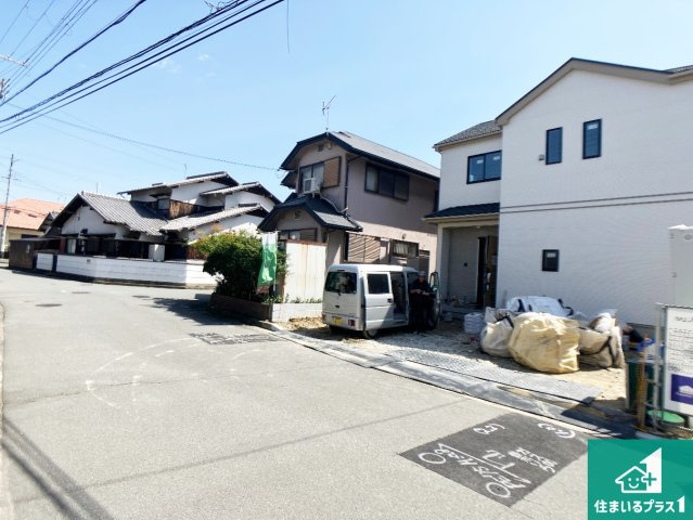 高砂市阿弥陀町魚橋　新築一戸建ての前面道路含む現地写真|周辺は落ち着いた街並みの住宅地！子育てがしやすい住環境です！まだ未完成ですが、現地でしかわからない事もございます。是非一度ご覧ください。