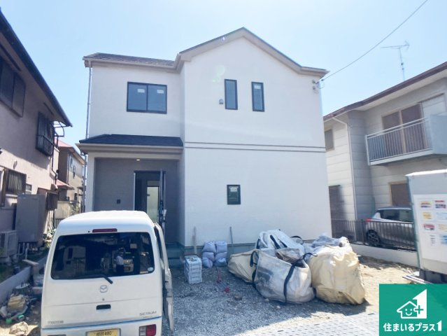 高砂市阿弥陀町魚橋　新築一戸建ての外観|周辺は落ち着いた街並みの住宅地！子育てがしやすい住環境です！まだ未完成ですが、現地でしかわからない事もございます。是非一度ご覧ください。