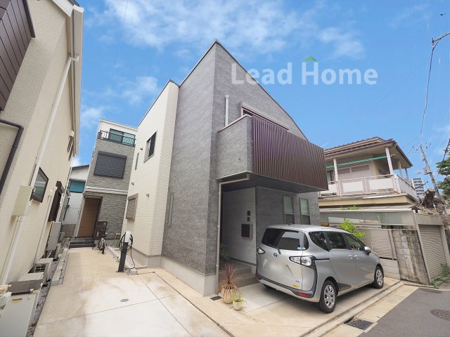 【外観】 | 世田谷区上馬3丁目 | 令和3年7月築の築浅戸建です！建物2階建2SLDK・カースペース有。